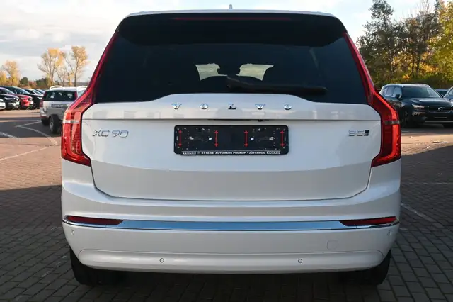 Volvo XC90 view 4