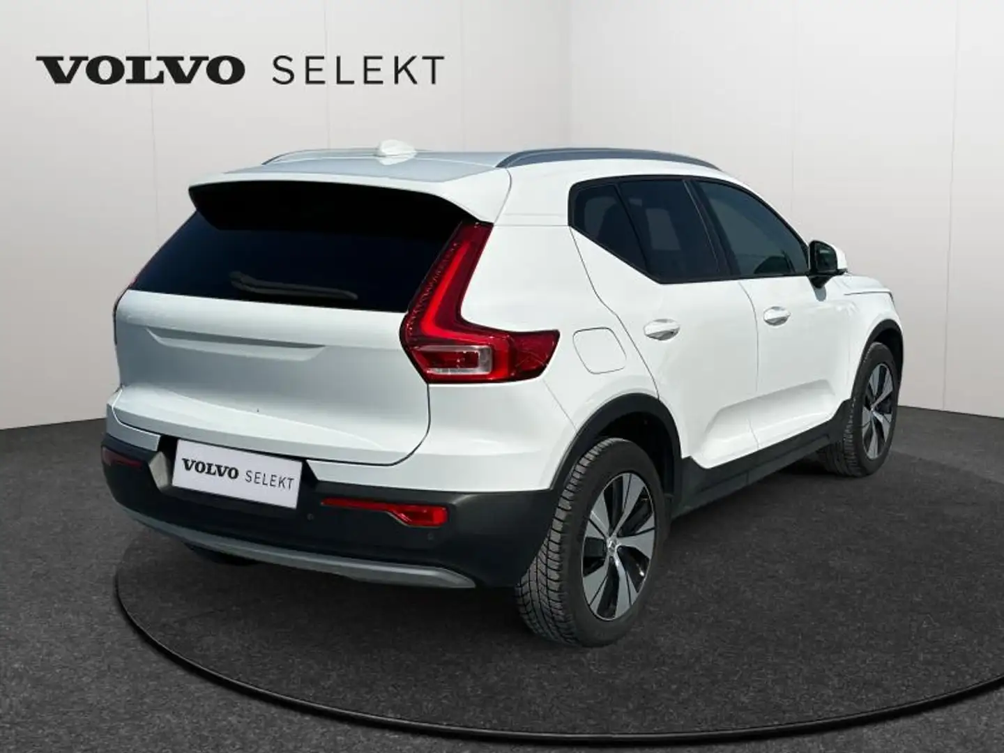 Volvo XC40 T3 Momentum / Essence Blanc - 2