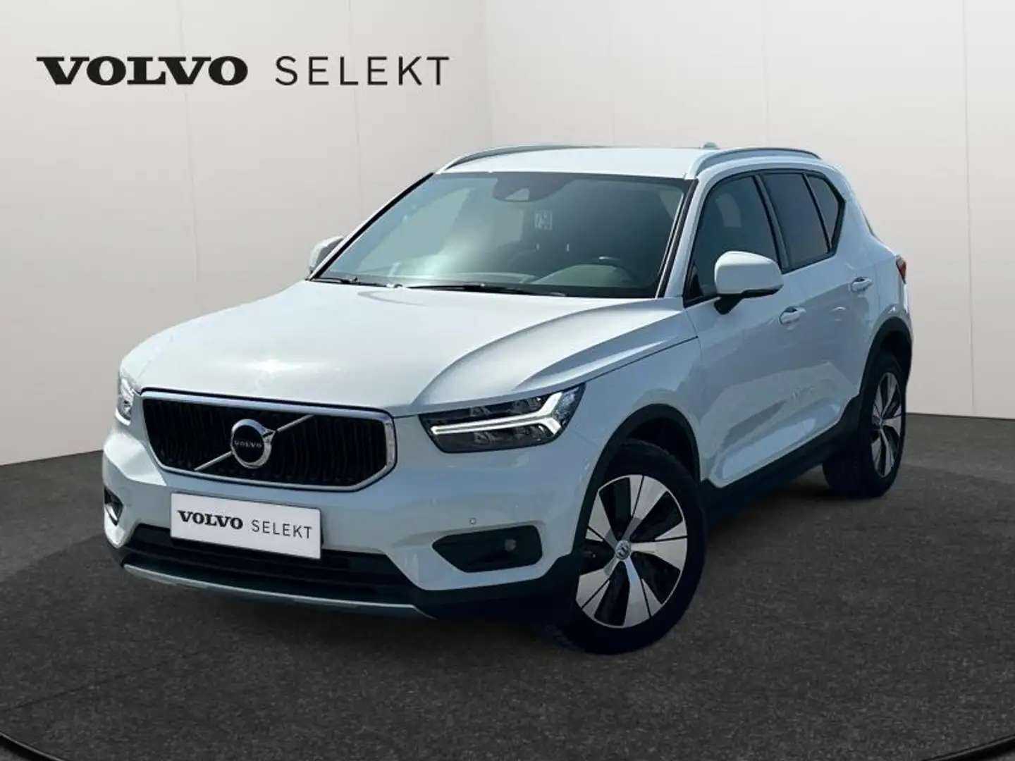 Volvo XC40 T3 Momentum / Essence Blanc - 1