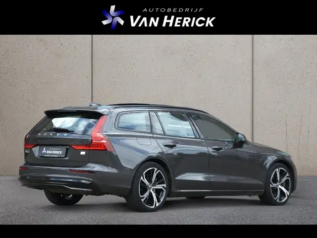 Volvo V60 view 4