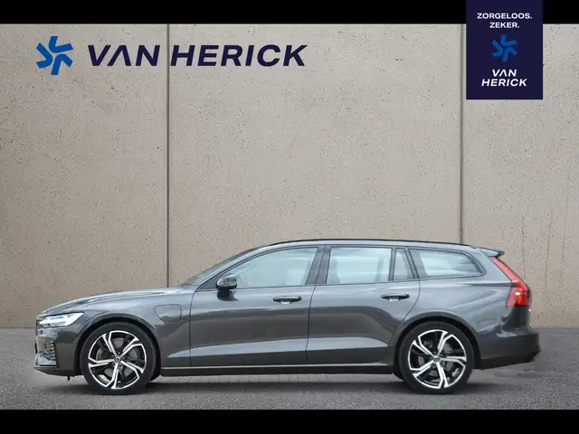 Volvo V60 view 2