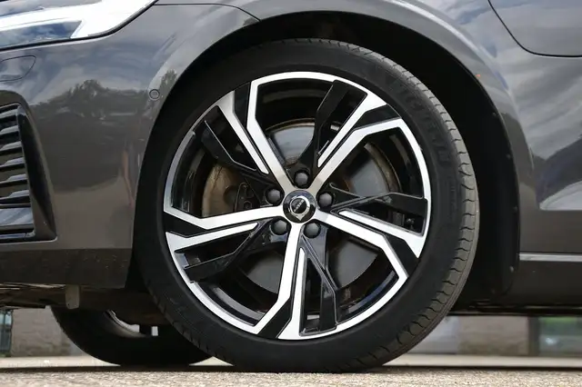 Volvo V60 view 5