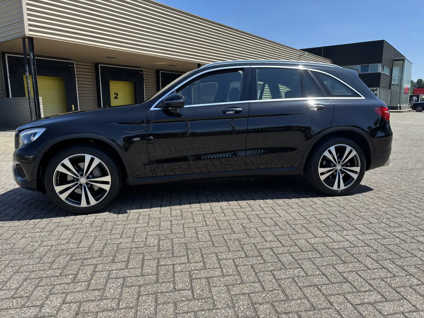 Mercedes-Benz GLC 250 4MATIC Edition 1 [ Burmeister,Panodak,Hud,Keyless Zwart - 2