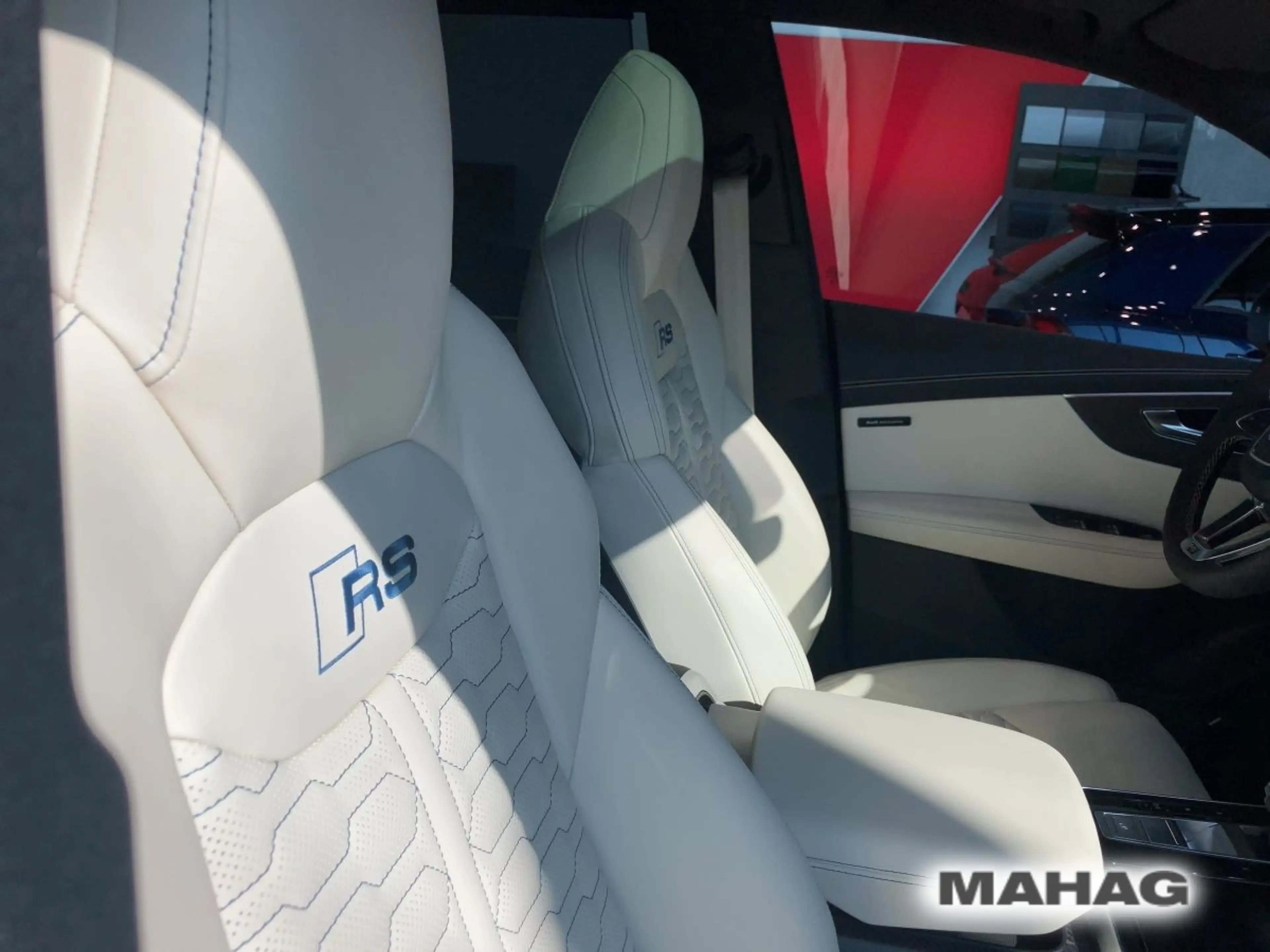 Audi RS Q8 SUV performance 471 kW tiptro nic — photo 13