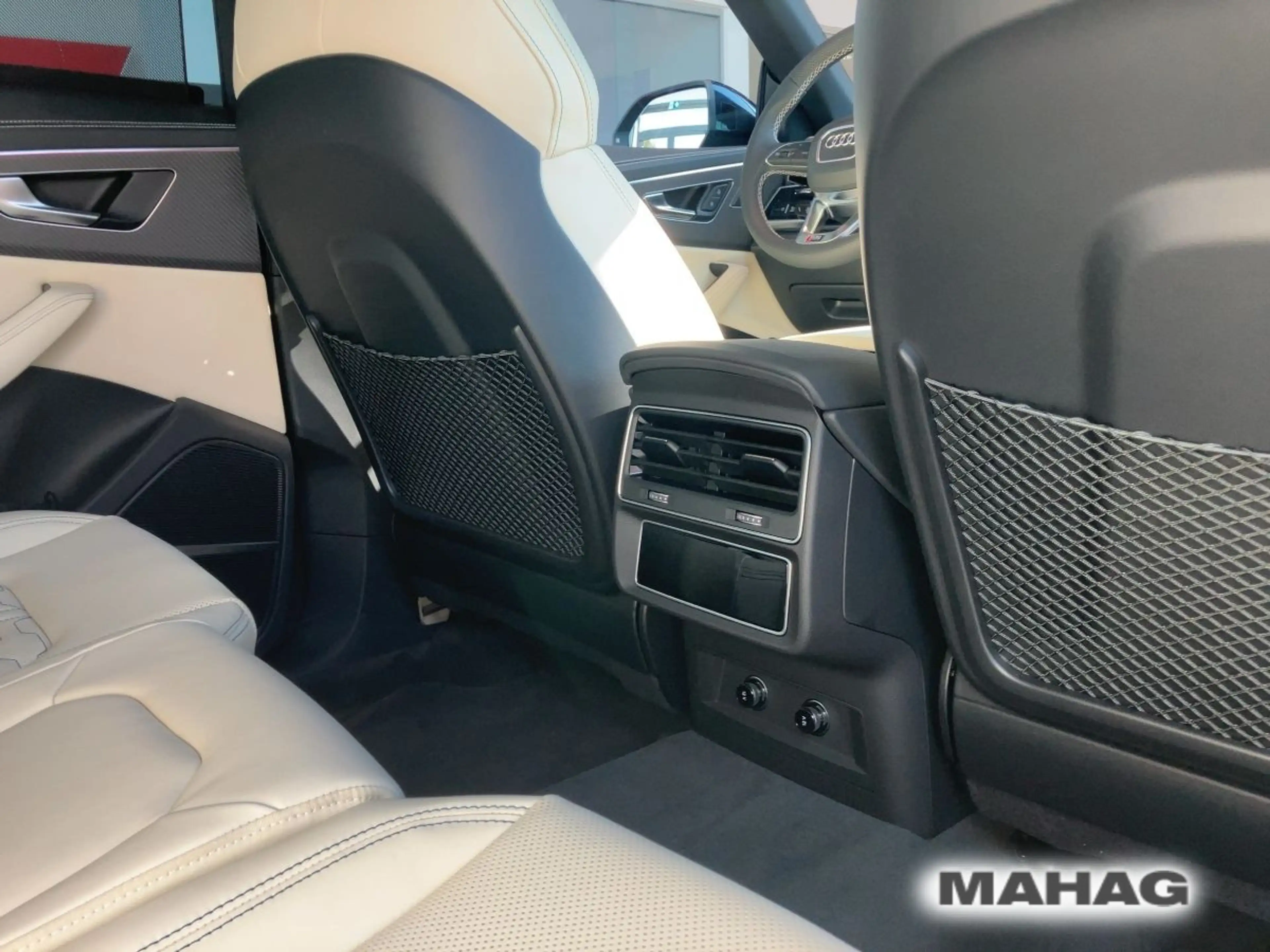 Audi RS Q8 SUV performance 471 kW tiptro nic — photo 14