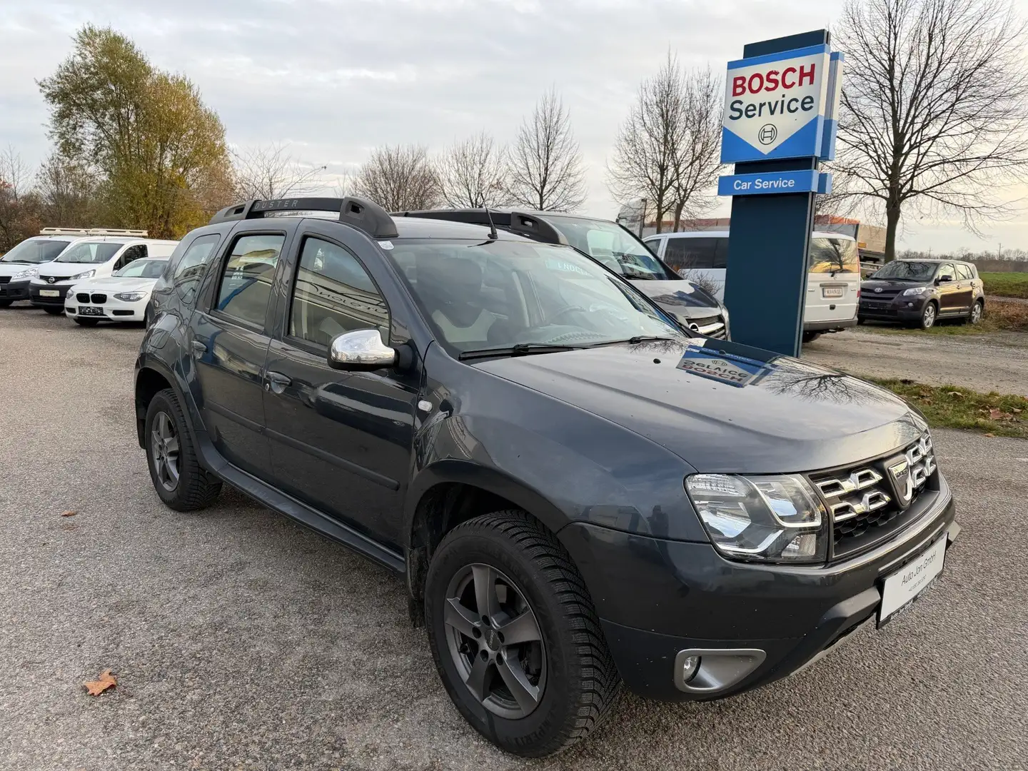 Dacia Duster Celebration dCi 110*1 Besitz*TOP Zustand*AHK*Klima Gris - 2