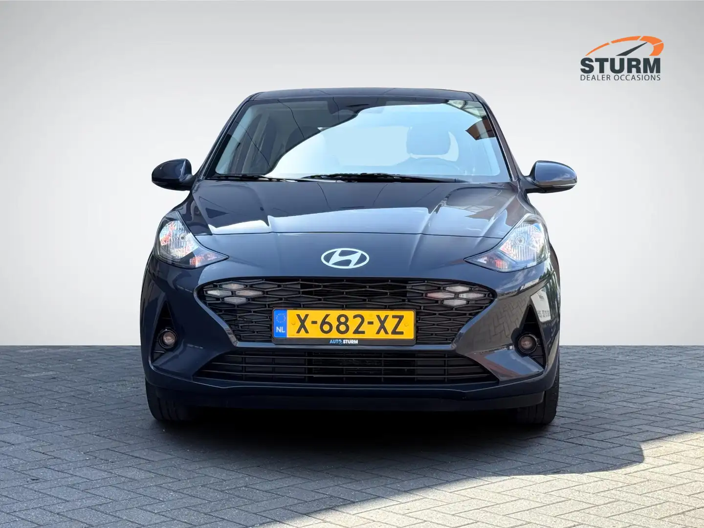 Hyundai i10 1.0 Comfort Smart | Navigatie | Camera | Apple Car Grijs - 2