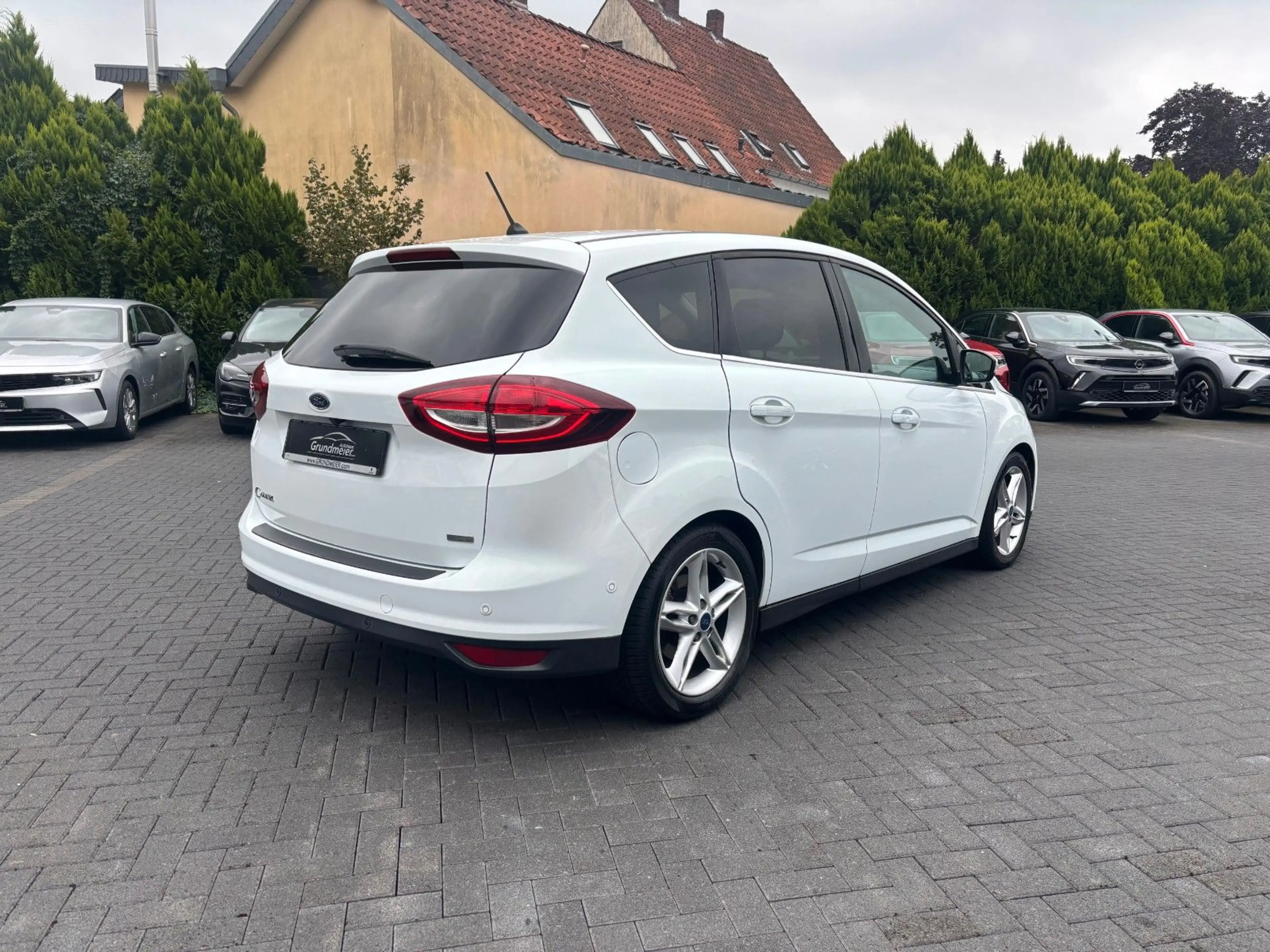 Ford C-Max Titanium /Allwetter/Navi/Panorama — photo 8