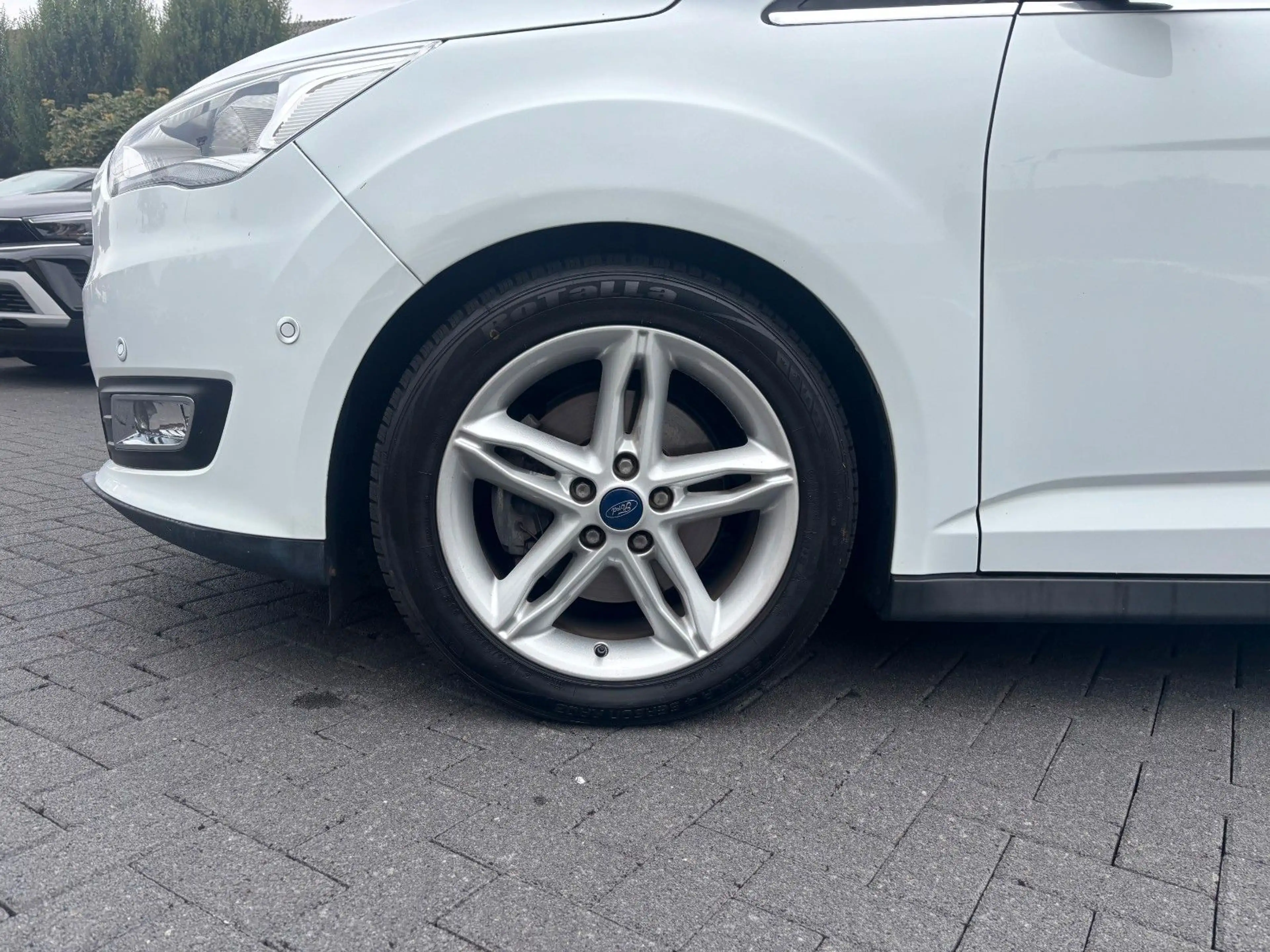 Ford C-Max Titanium /Allwetter/Navi/Panorama — photo 10