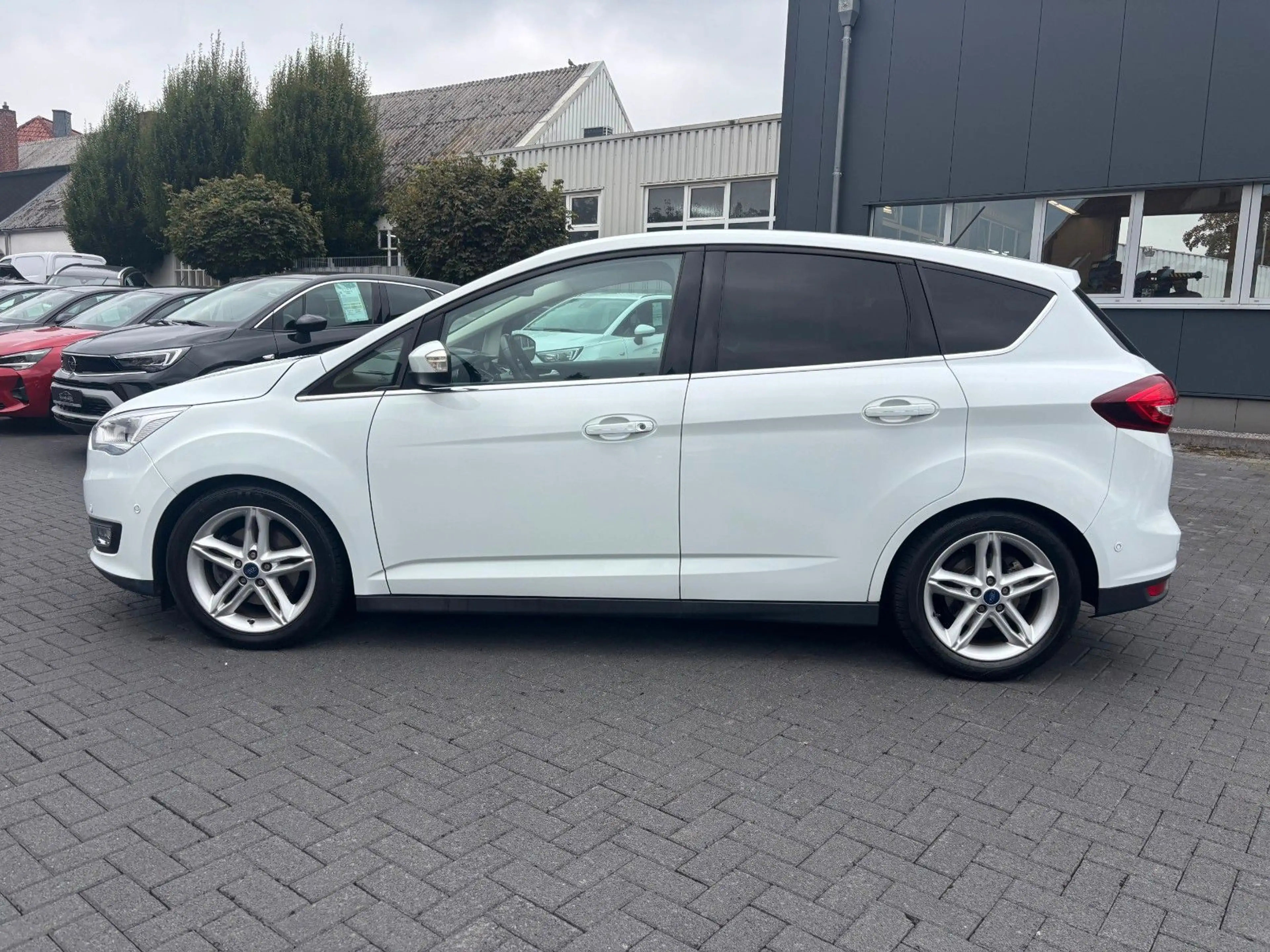 Ford C-Max Titanium /Allwetter/Navi/Panorama — photo 5