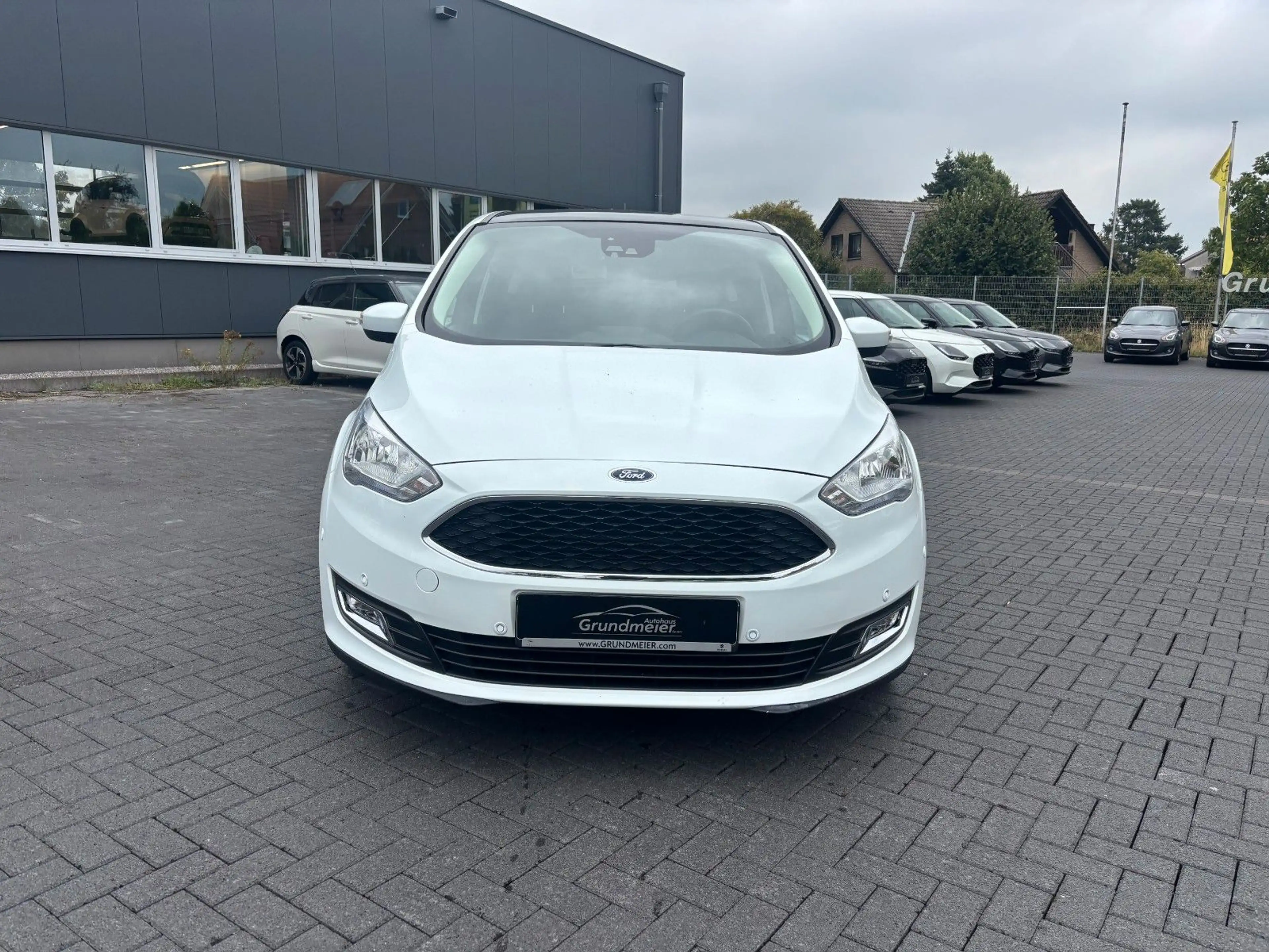 Ford C-Max Titanium /Allwetter/Navi/Panorama — photo 3