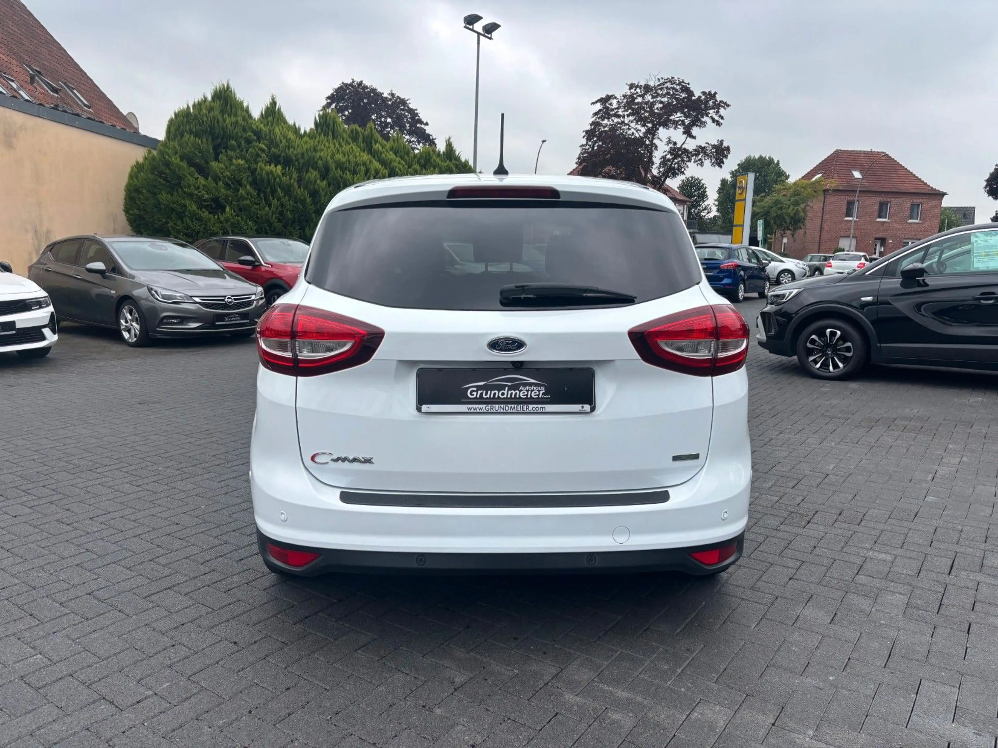 Ford C-Max Titanium /Allwetter/Navi/Panorama — photo 7