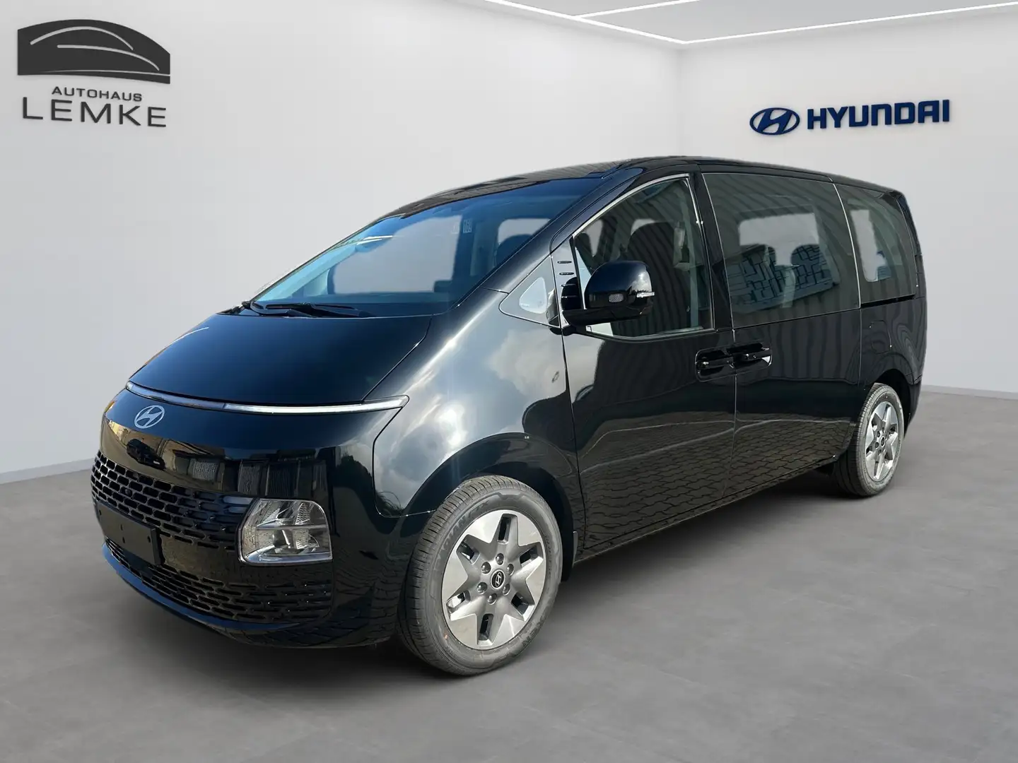 Hyundai STARIA 1.6 T-GDI HEV 2WD TREND + 18" + PARK PAKET UVM Чорний - 1