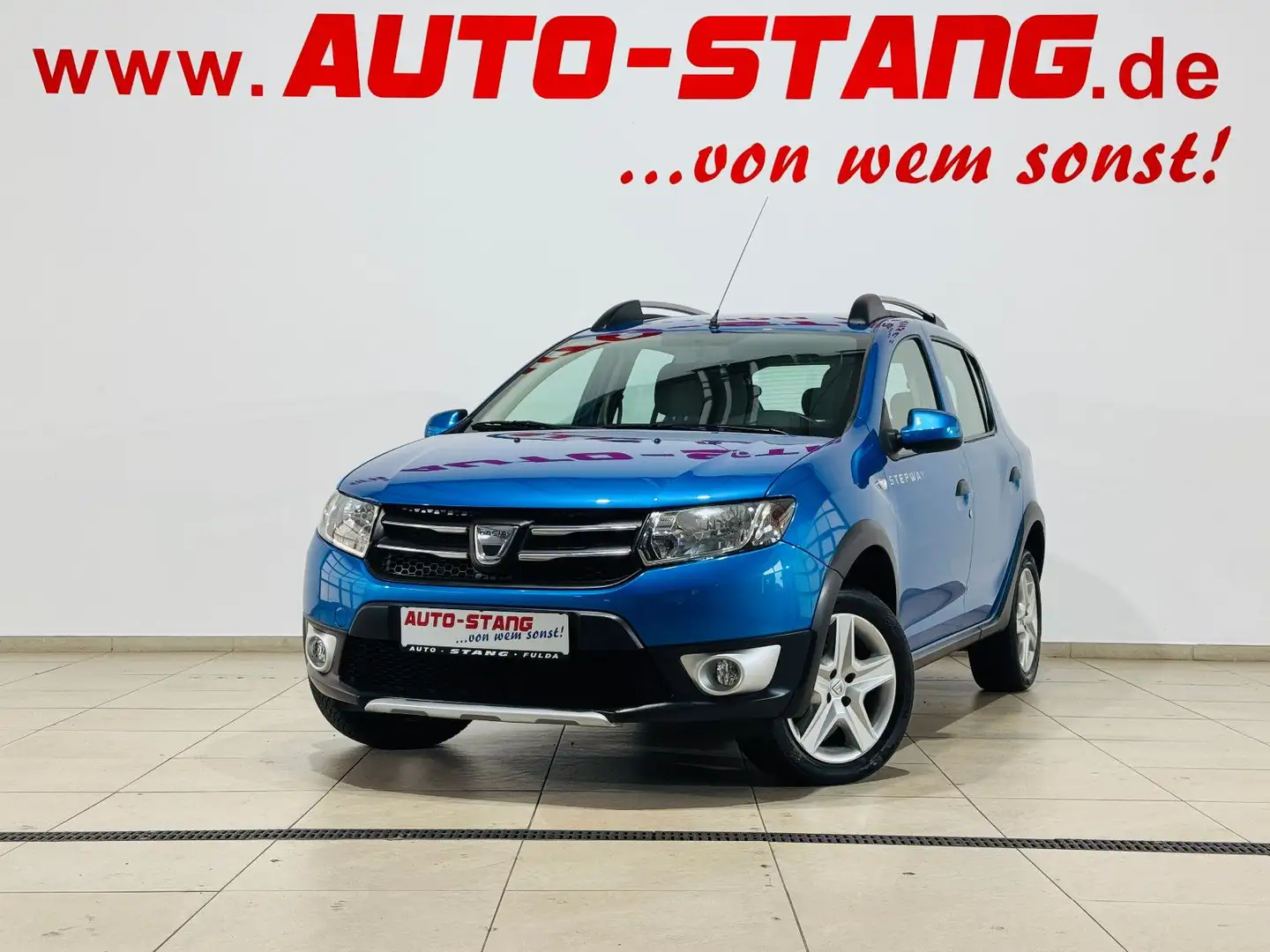 Dacia Sandero Stepway TCe 90 Blau - 1