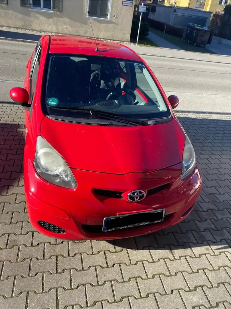 Toyota Aygo Guter Zustand Preis verhandelbar Exportauto Czerwony - 1