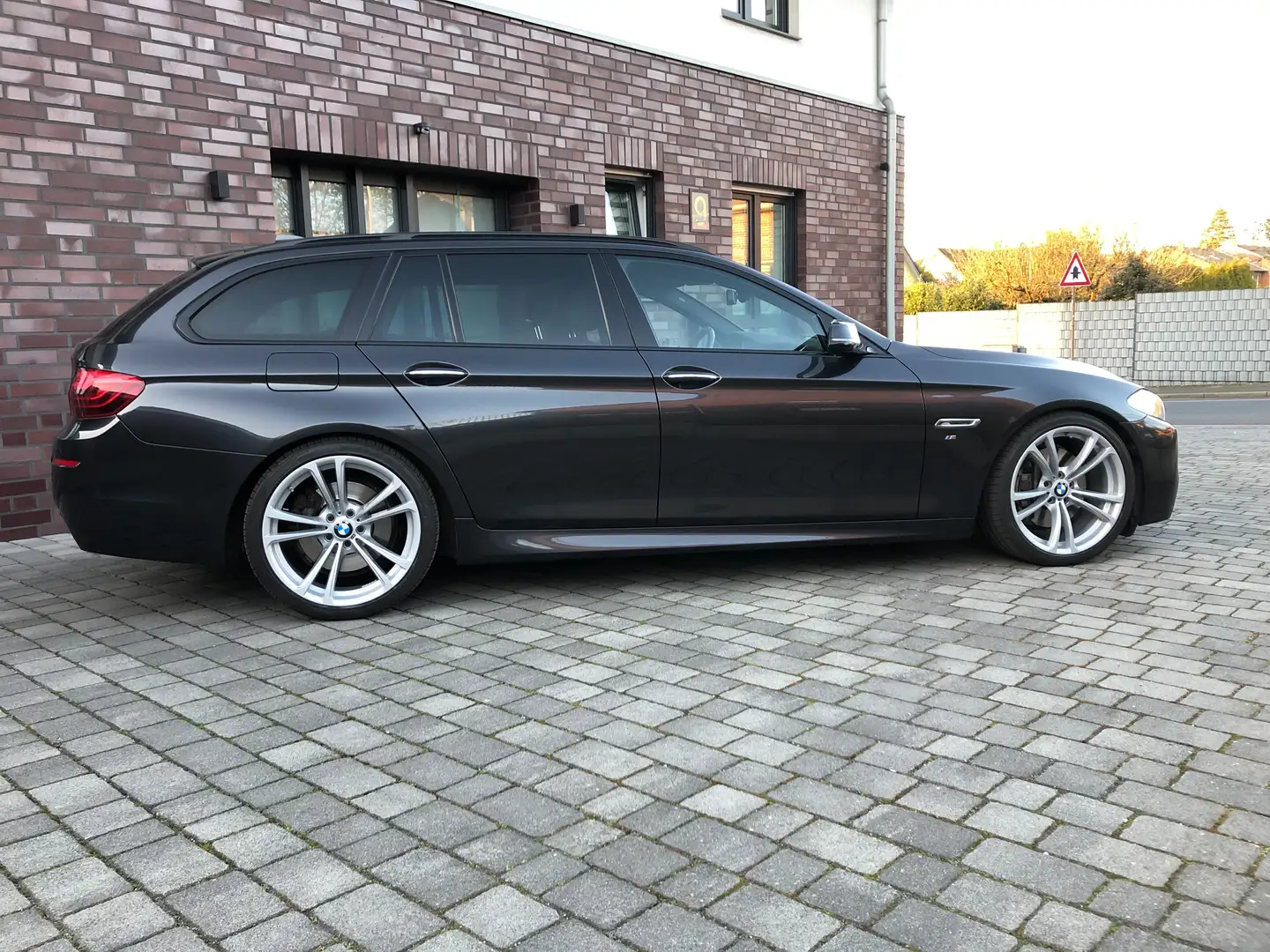 BMW 530 530d xDrive Touring Sport-Aut. Grey - 1