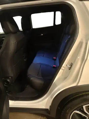 Jeep Avenger view 7