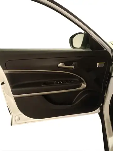 Jeep Avenger view 6