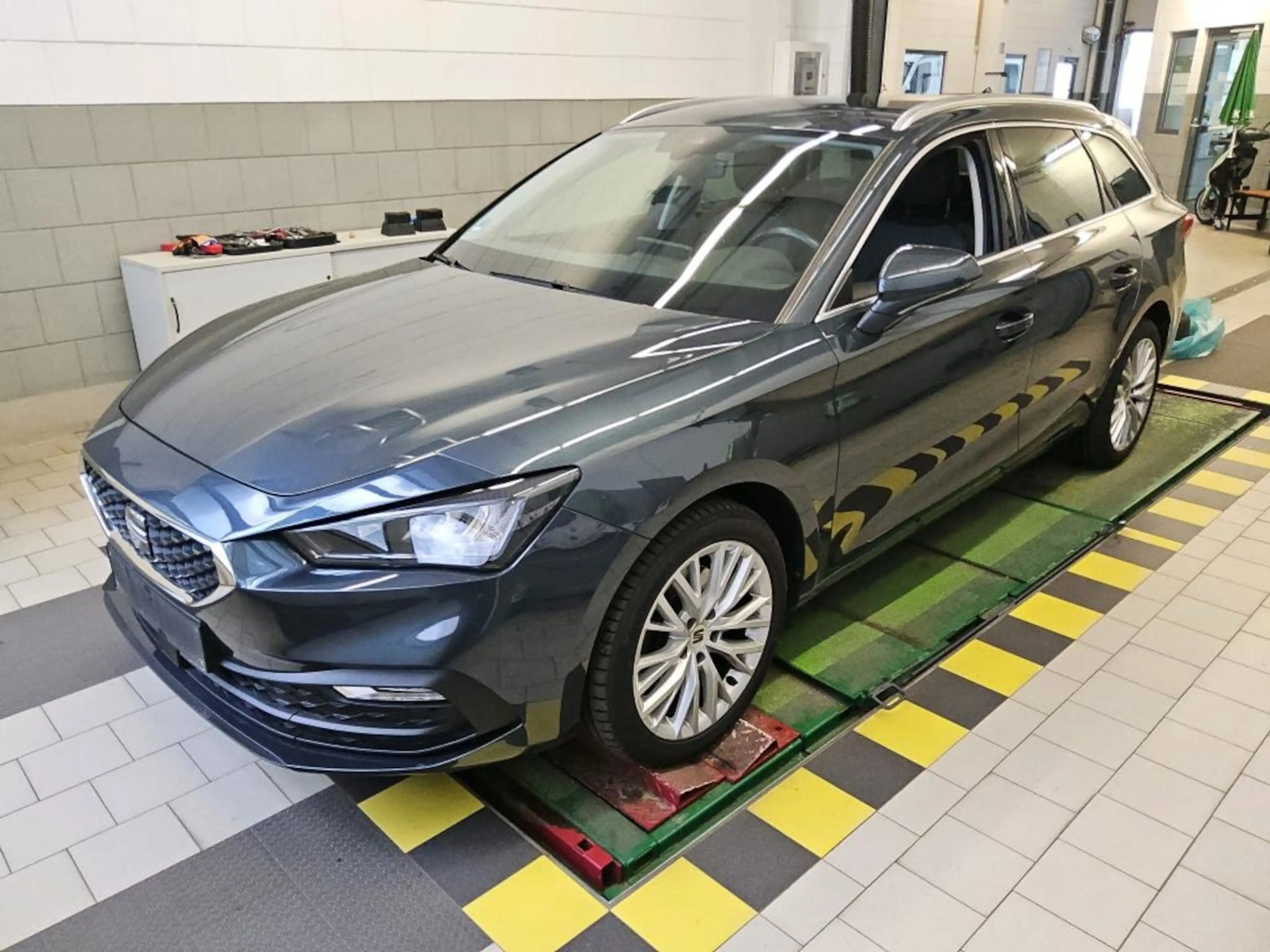 SEAT Leon 2.0 TDI DSG Xcellence *NAVI*ACC*KESSY*