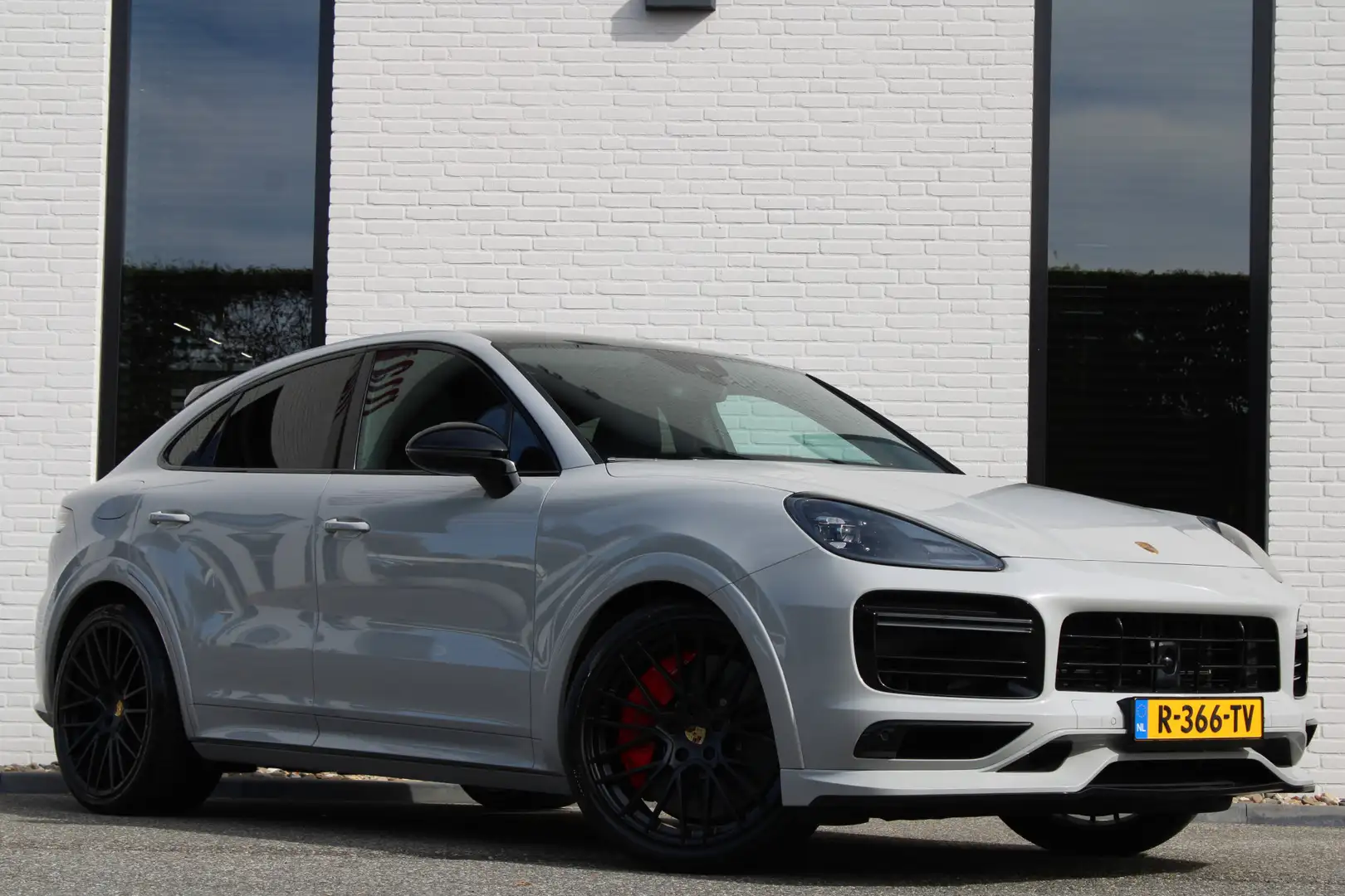 Porsche Cayenne Coupé 4.0 Turbo S E-Hybrid / Sportdesign Pakket / Gris - 1