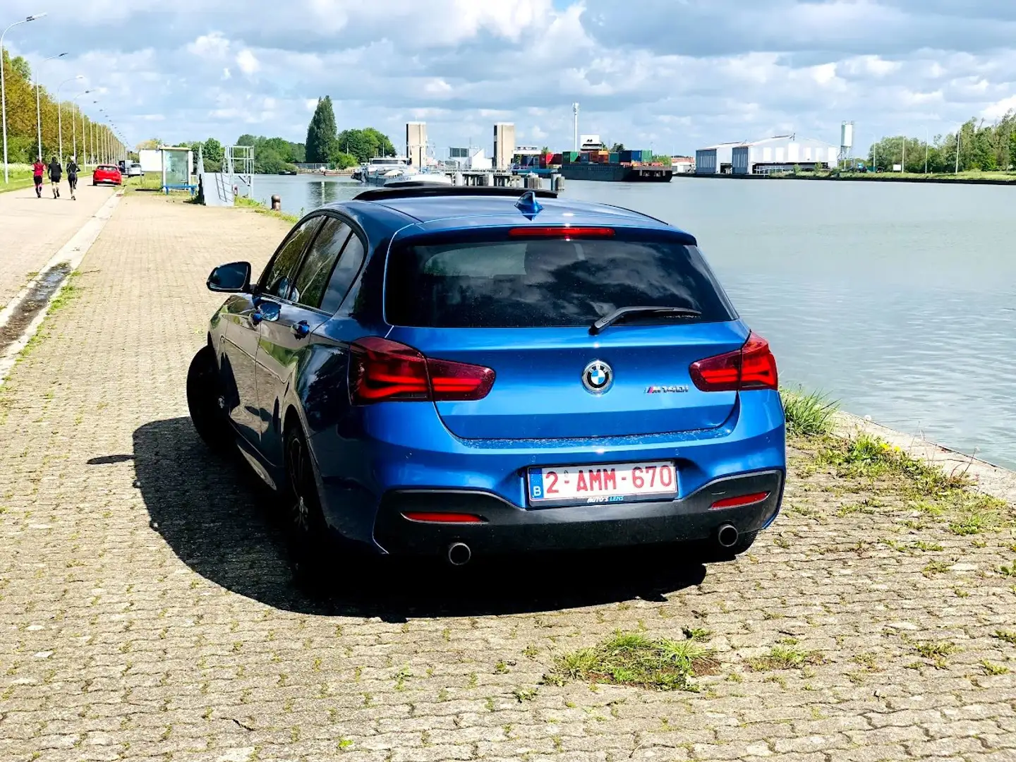 BMW 116 116i M Sport (140i looks) Bleu - 2