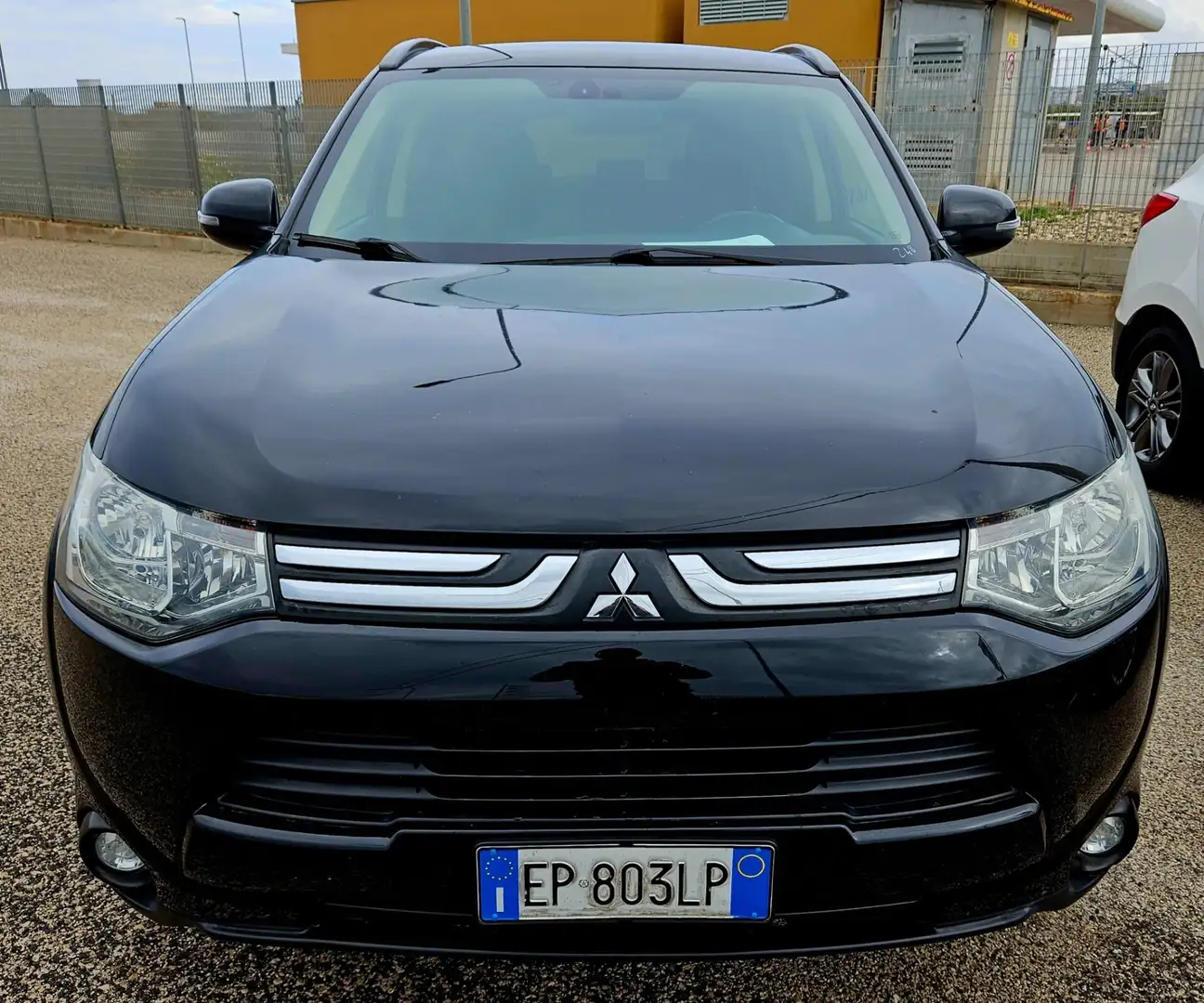 Mitsubishi Outlander 2.2 DI-D 2WD Intense Nero - 2