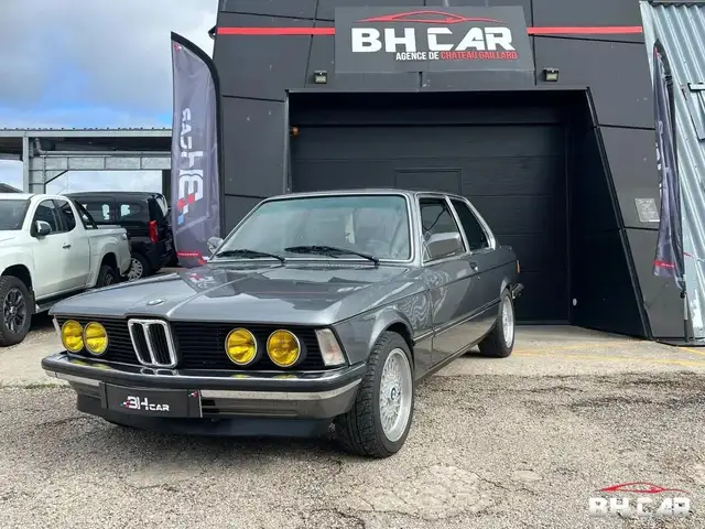 BMW 323 e21 323I Coupé - Restauration complète de A à Z - Dossier photos et de factures
