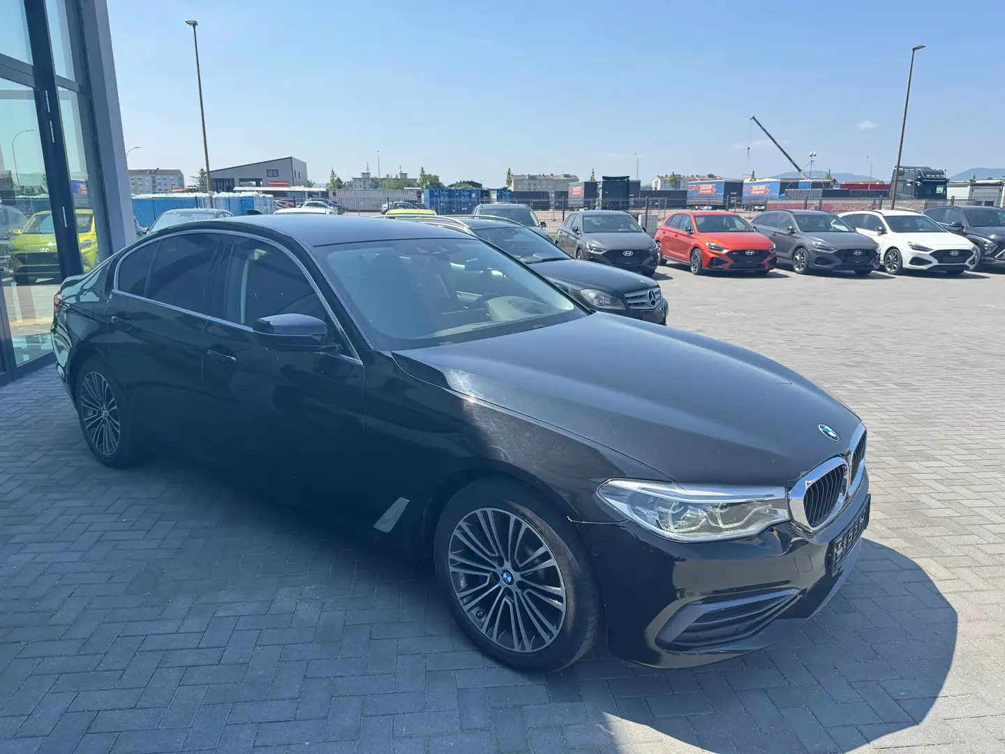 BMW 530 530 e Sport Line Schwarz - 2