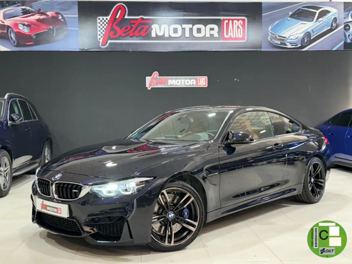 BMW M4 Чорний - 1