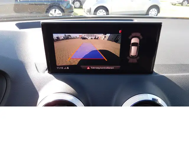 Audi Q2 view 6