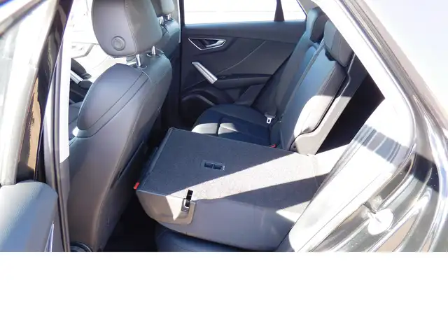 Audi Q2 view 12