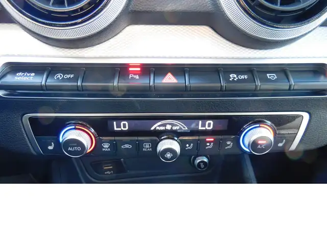 Audi Q2 view 7
