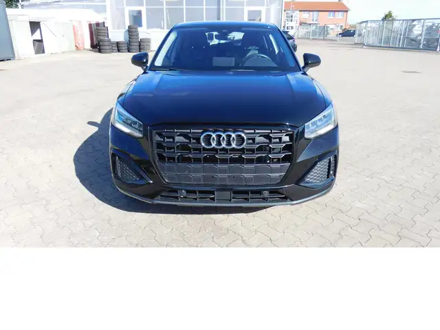 Audi Q2 view 3