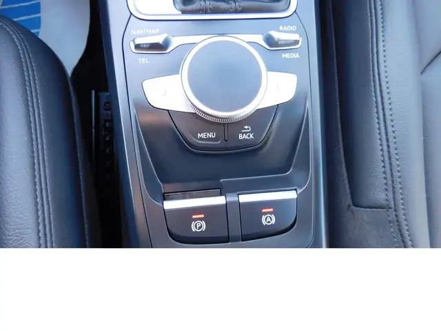 Audi Q2 view 23