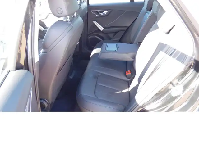 Audi Q2 view 13