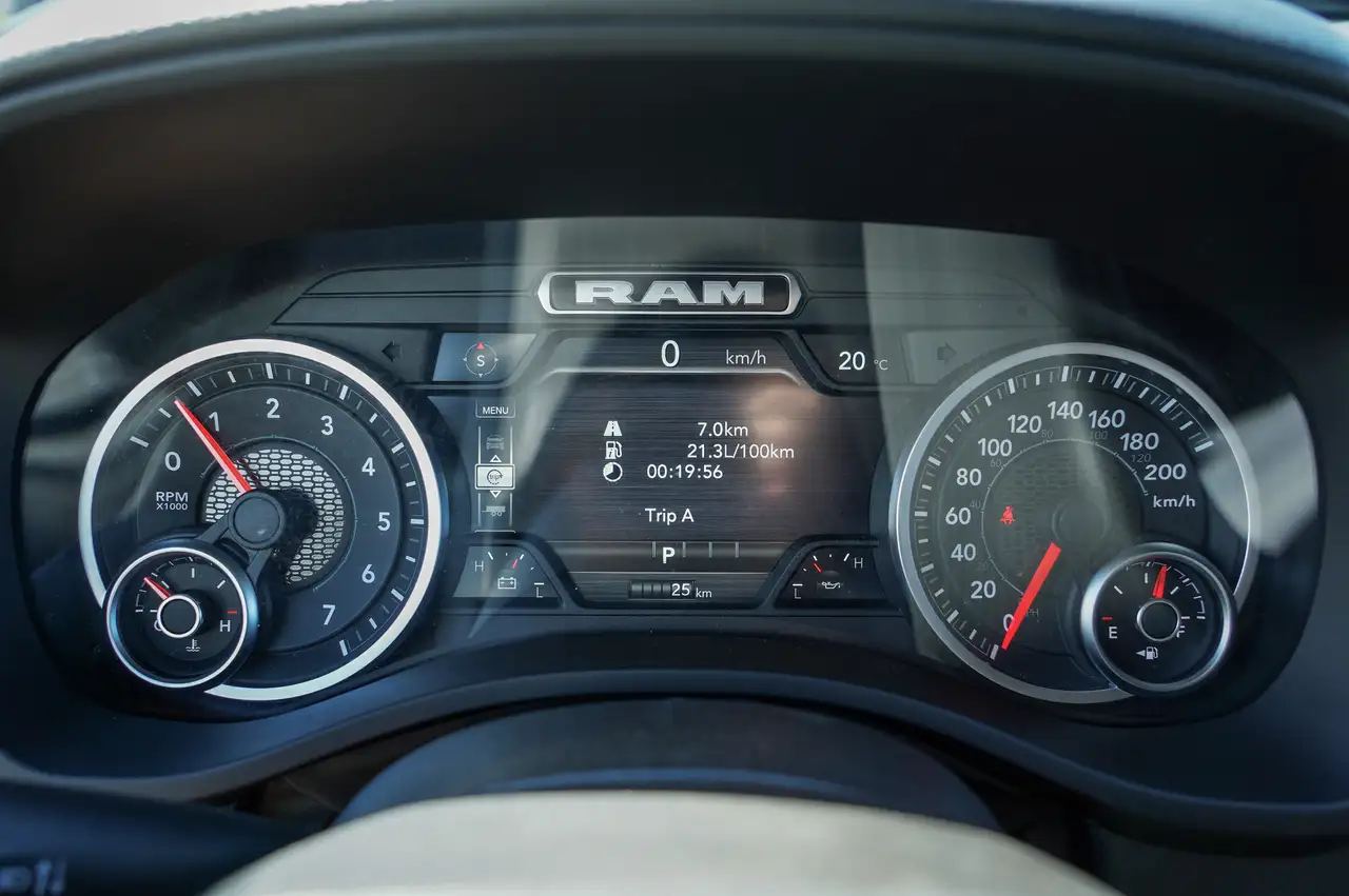 RAM 1500 снимка RAM 1500