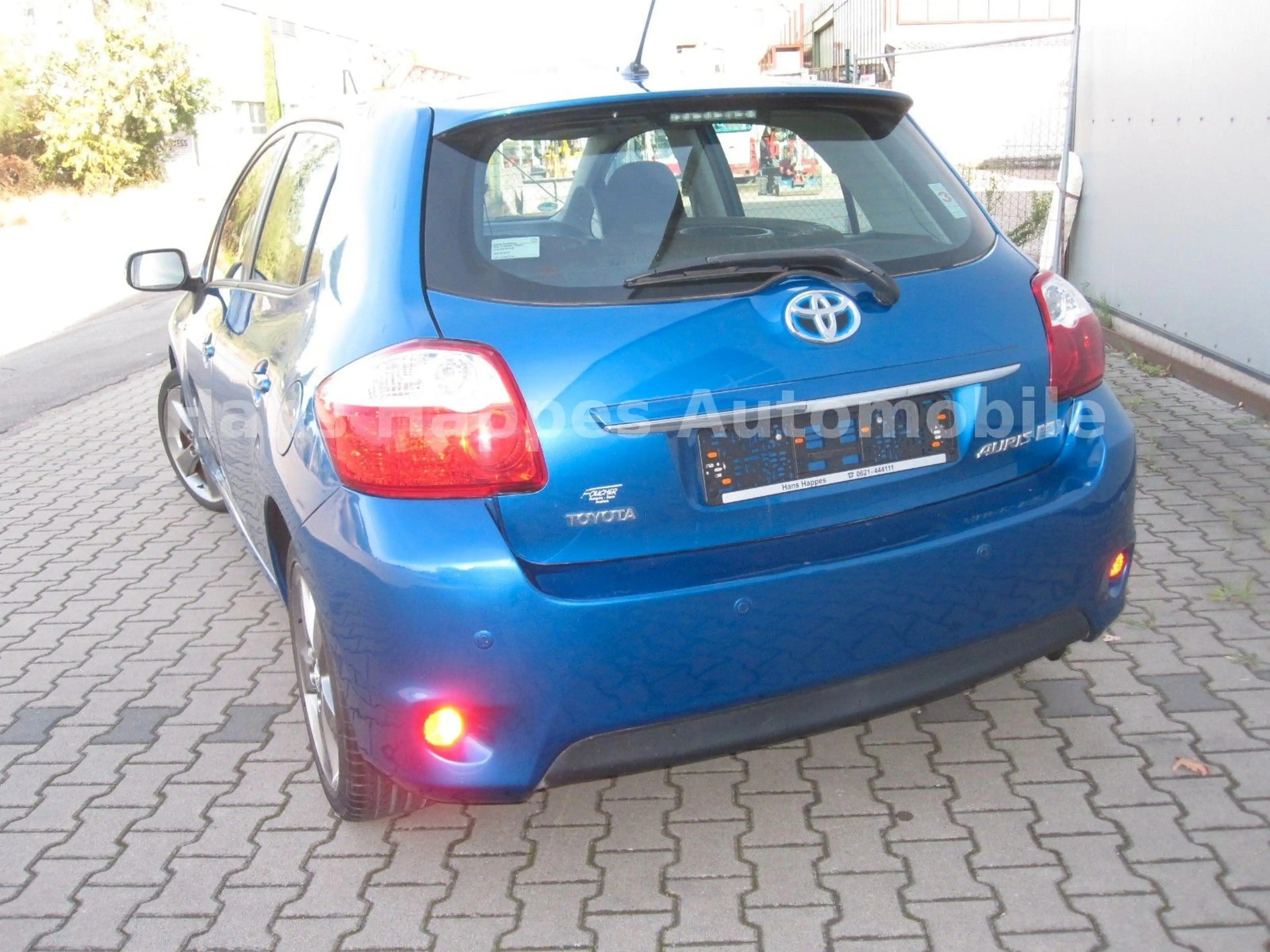 Toyota Auris Hybrid Life 1,8 Navi PDC Kamera TÜV/AU neu — photo 5