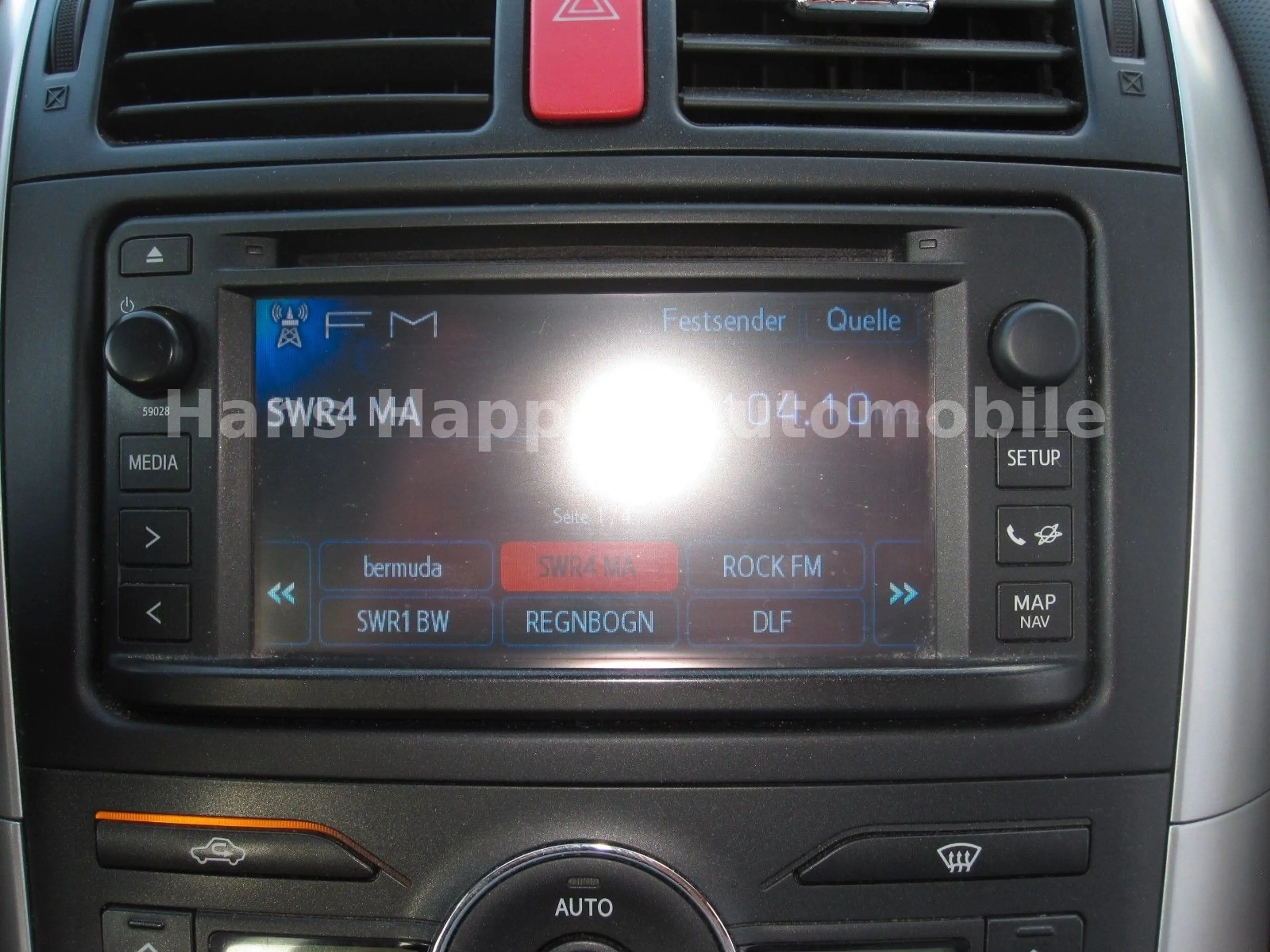 Toyota Auris Hybrid Life 1,8 Navi PDC Kamera TÜV/AU neu — photo 15