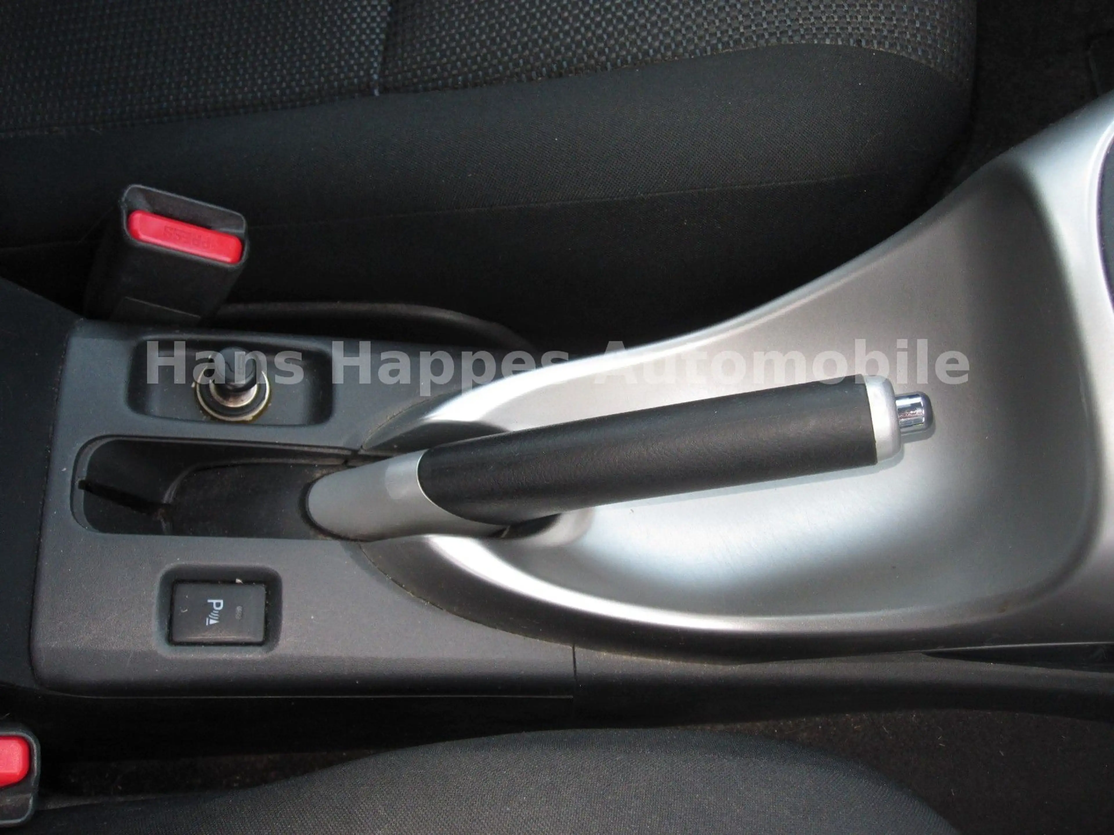 Toyota Auris Hybrid Life 1,8 Navi PDC Kamera TÜV/AU neu — photo 12