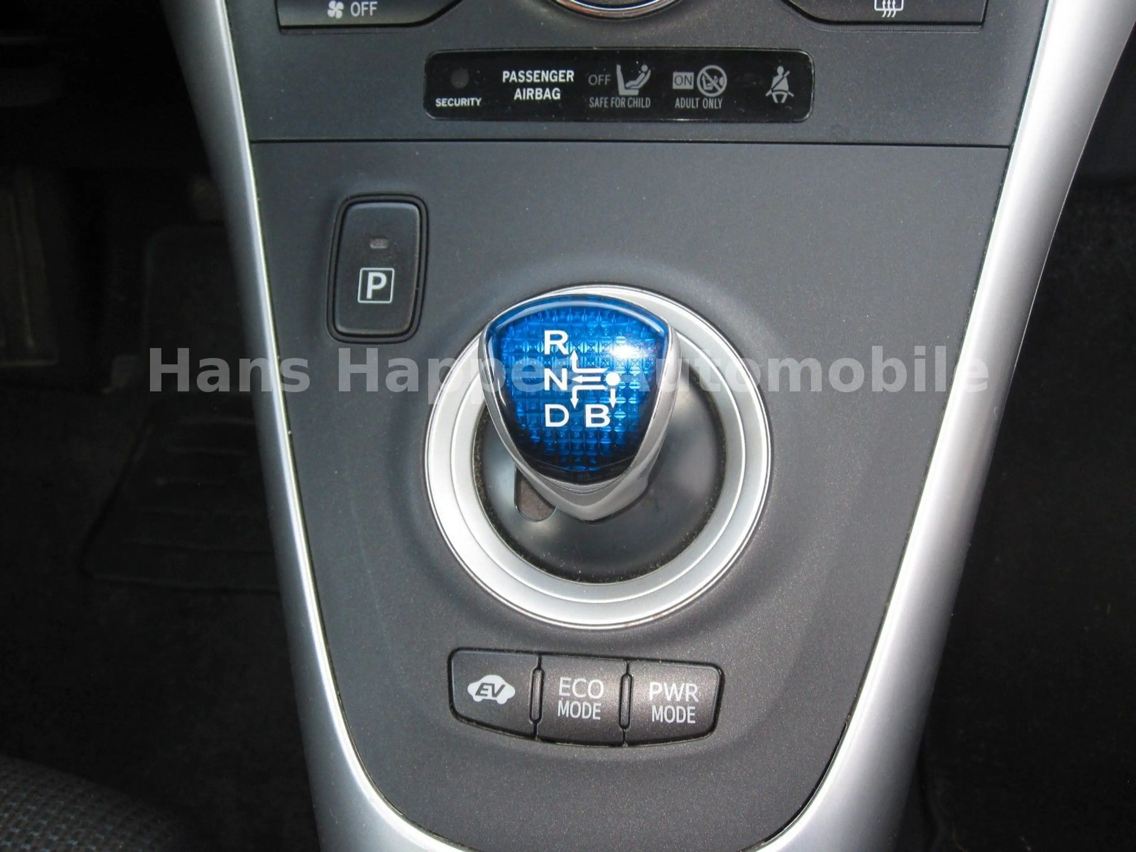 Toyota Auris Hybrid Life 1,8 Navi PDC Kamera TÜV/AU neu — photo 13