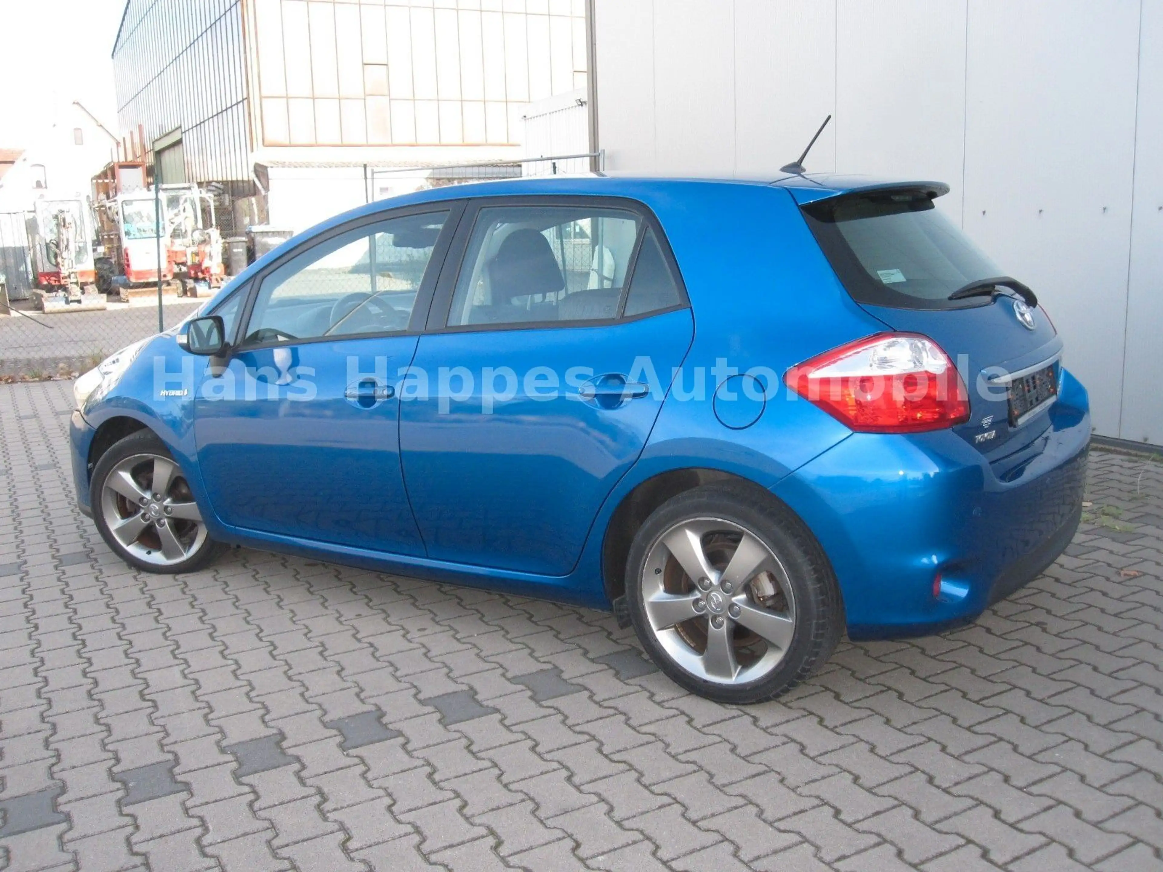 Toyota Auris Hybrid Life 1,8 Navi PDC Kamera TÜV/AU neu — photo 4