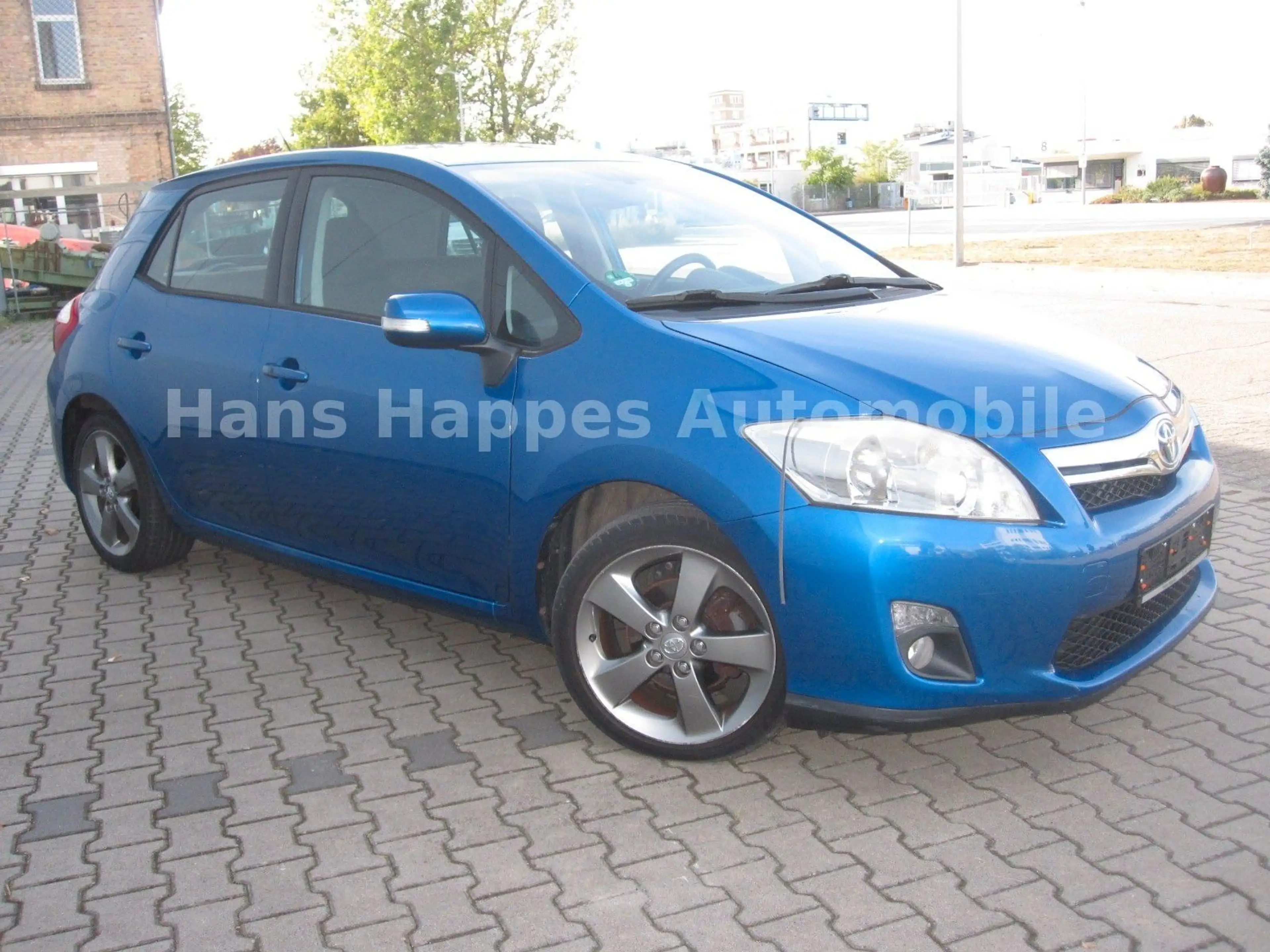 Toyota Auris Hybrid Life 1,8 Navi PDC Kamera TÜV/AU neu — photo 6