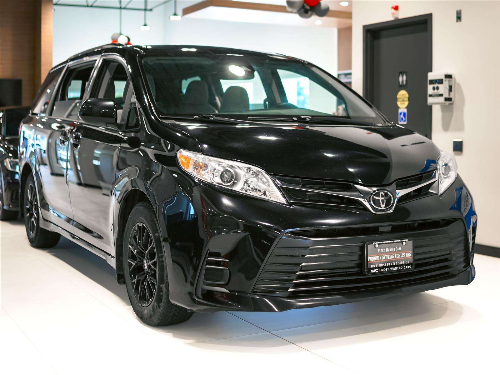 2020 Toyota Sienna ** SALE PENDING BY NITIN ** — снимка 1