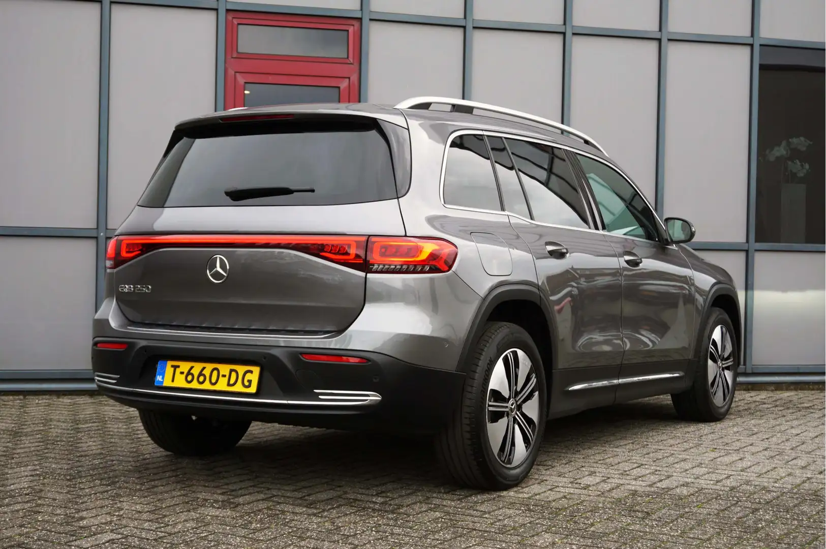 Mercedes-Benz EQB 250 Business Line 7-Persoons 67kWh SOH 97% Gris - 2