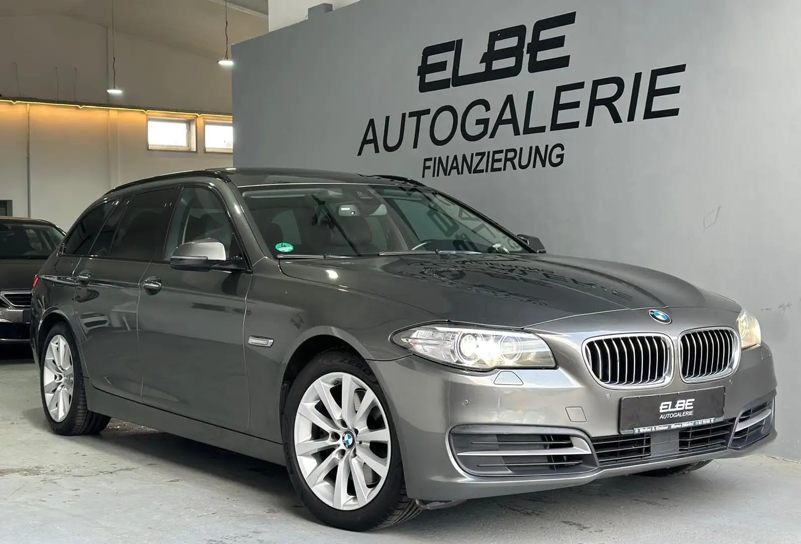 BMW 530 d xDrive Touring Streptronic Vollausstattung Grau - 1