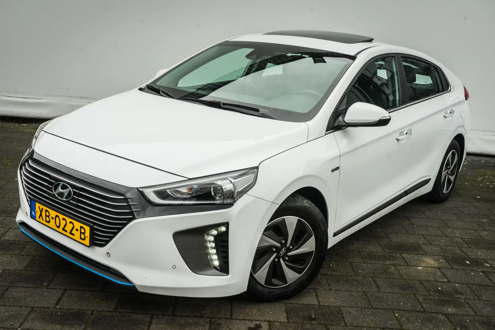 Hyundai IONIQ 1.6 GDi Aut. Hybrid Premium Leer/ Schuifdak/ Infin Weiß - 2
