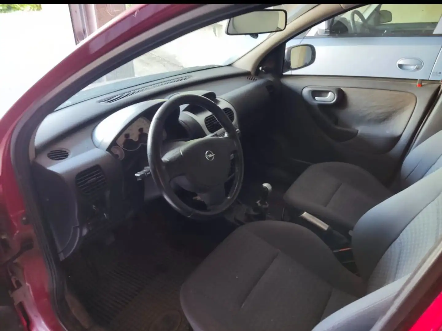 Opel Corsa 1,7 DTi 16V Rot - 1