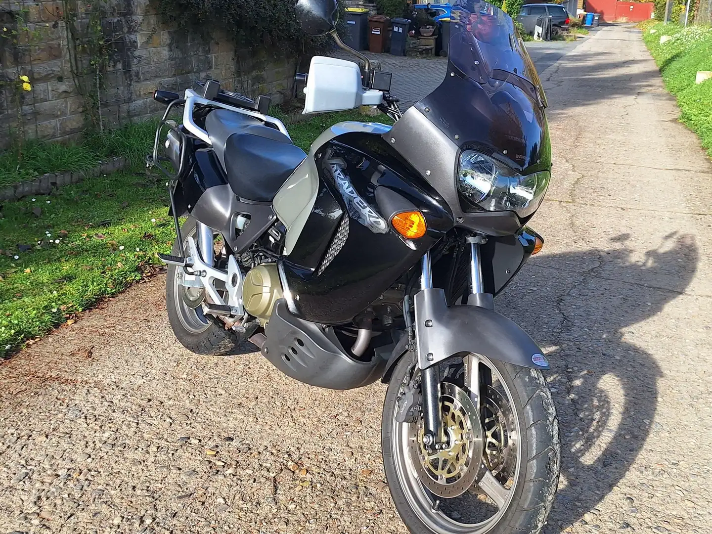 Honda XL 1000 Varadero, 1A Zustand Schwarz - 1