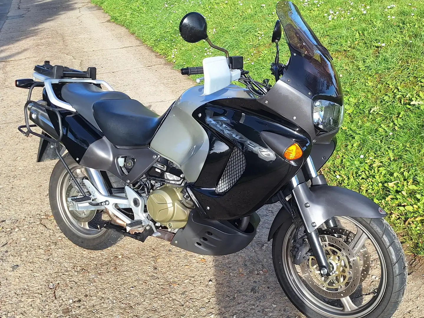 Honda XL 1000 Varadero, 1A Zustand Schwarz - 2