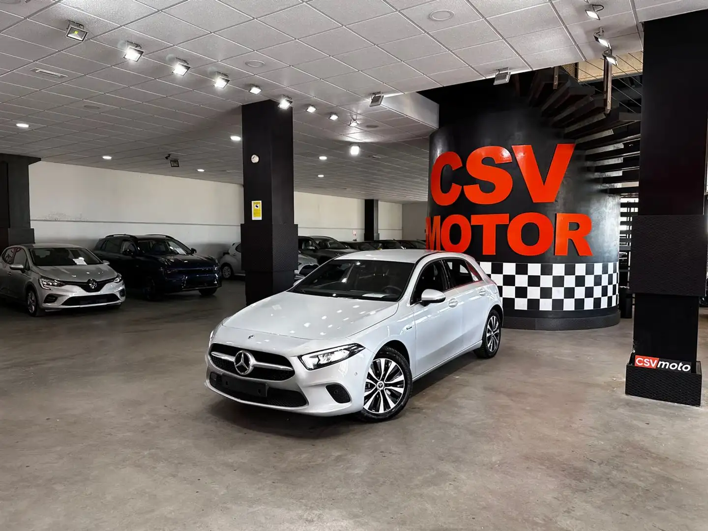 Mercedes-Benz A 250 e Plateado - 2